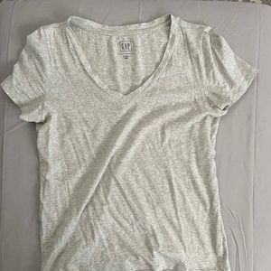 Gap Classic gray v-neck tee